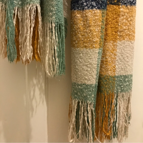 Zara scarf - Picture 3 of 4